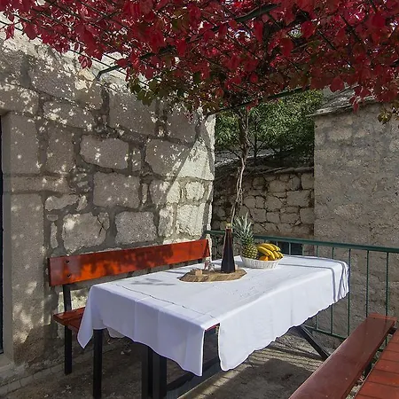 Dalmatinska Kuca Za Odmor * Tučepi