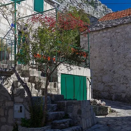 Dalmatinska Kuca Za Odmor * Tučepi