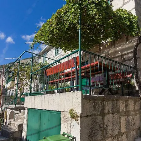 בית נופש Dalmatinska Kuca Za Odmor טוצפי